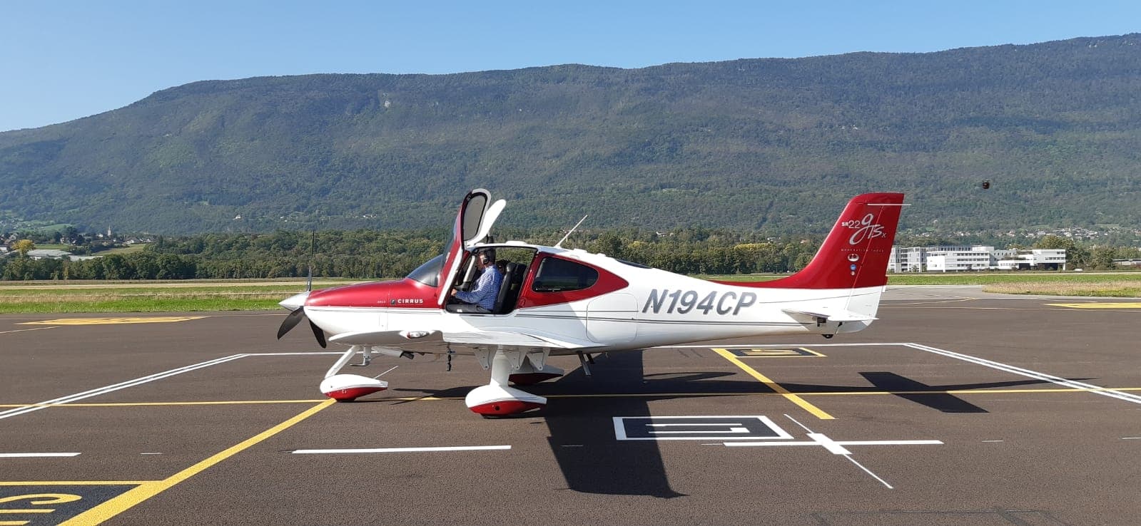 Sr22 — N194CP